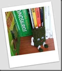 Crochet_Book  envoltat de llibres per Sant Jordi #Comunicacio #Marketing