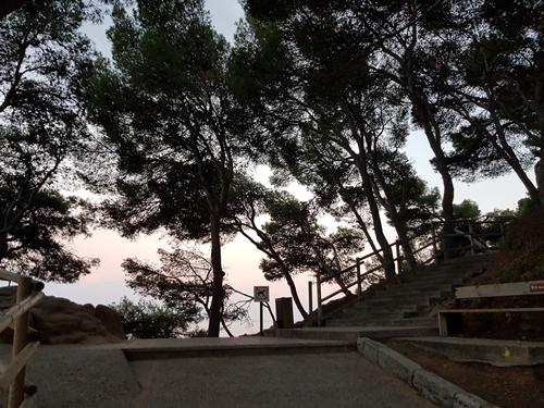 Observa bellesa del mar a través de la galeria fotográfica a la web de Rosa López. Deixa't inspirar per la seva passió! #PasionConTinta #Comunicacio #Fotografia Palamós des del mirador vistes.