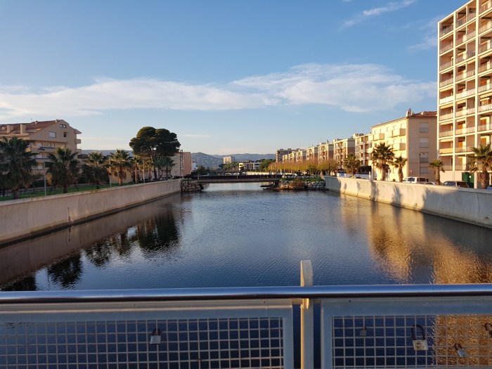 Gaudeix de la bellesa del mar a través de la galeria fotográfica sobre el mar a la web de Rosa López. Deixa't inspirar per la seva passió! #PasionConTinta #Comunicacio #Fotografia Cap vespre Sant Antoni de Calonge 3