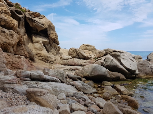Gaudeix de la bellesa del mar a través de la galeria fotográfica sobre el mar a la web de Rosa López. Deixa't inspirar per la seva passió! #PasionConTinta #Comunicacio #Fotografia Sant Antoni de Calonge, camí de Ronda 2