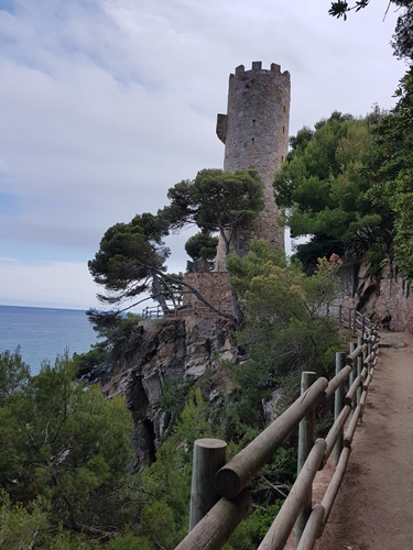 Gaudeix de la bellesa del mar a través de la galeria fotográfica sobre el mar a la web de Rosa López. Deixa't inspirar per la seva passió! #PasionConTinta #Comunicacio #Fotografia Sant Antoni de Calonge, camí de Ronda 6