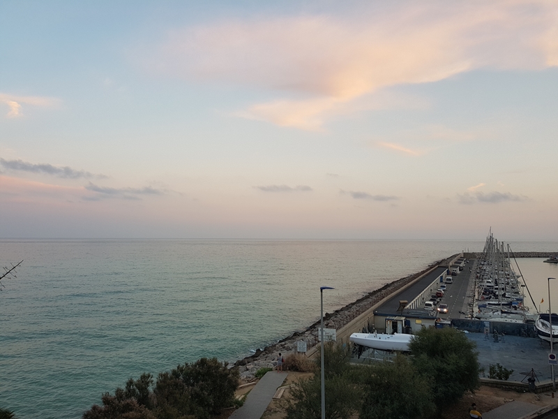 Gaudeix de la bellesa del mar a través de la galeria fotográfica sobre el mar a la web de Rosa López. Deixa't inspirar per la seva passió! #PasionConTinta #Comunicacio #Fotografia Les Casestes del Garraf 3