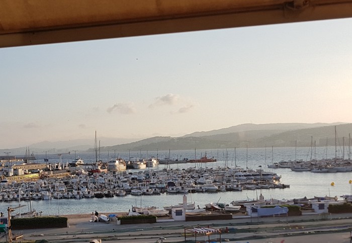 Port de Palamos Explora la bellesa del mar a través de la fotografia a la web de Rosa López. Deixa't inspirar per la seva passió! #PasionConTinta #Comunicacio #Fotografia 