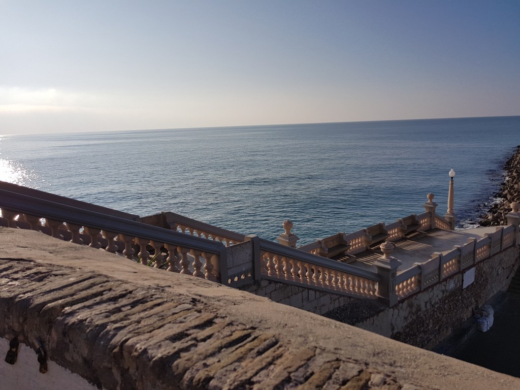 Explora la bellesa del mar a través de la fotografia a la web de Rosa López. Sitges 4 Deixa't inspirar per la seva passió! #PasionConTinta #Comunicacio #Fotografia 