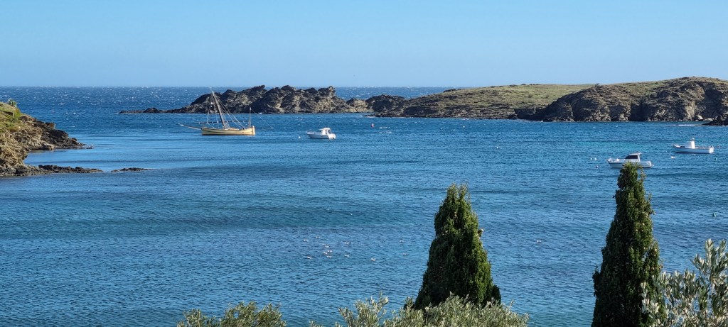 
Explora la bellesa del mar a través de la fotografia a la web de Rosa López. Deixa't inspirar per la seva passió! #PasionConTinta #Comunicacio #Fotografia #Portlligat #Cadaques 1