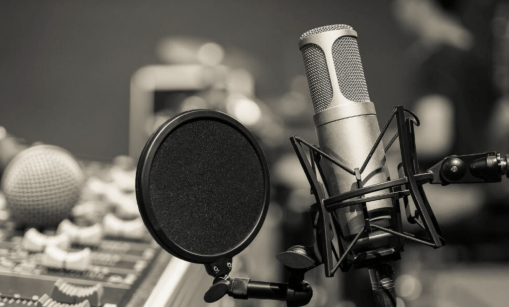 Calafell Ràdio entrevista a Rosa López, participant del concurs escriu una Carta d'amor.
#PasionConTinta #Comunicacio #Marketing #Literatura