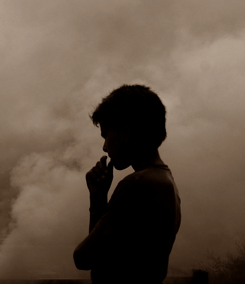 Artículo de Rosa López sobre las personas negativas, En el pasado respiraba aire tóxico. Te quiero lejos. Tu negatividad afecta mi vida. Léelo en la web #PasionConTinta #Comunicacio #Marketing #Literatura