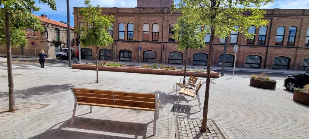 Nou parterre del carrer Cadmo Actualitat #PasionConTinta Rosa López 2024