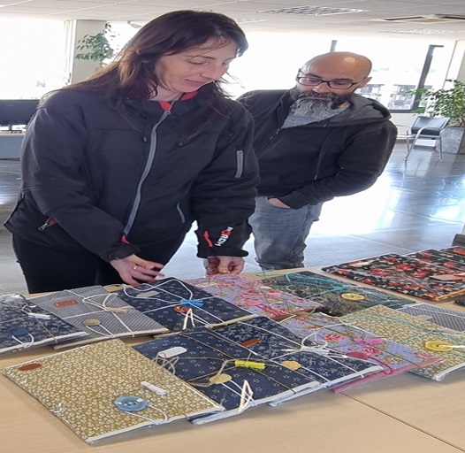 Vendes Sant Jordi. Fundes La fada dels fils. #Actualitat #PasionConTinta #Comunicacio #Marketing #Literatura