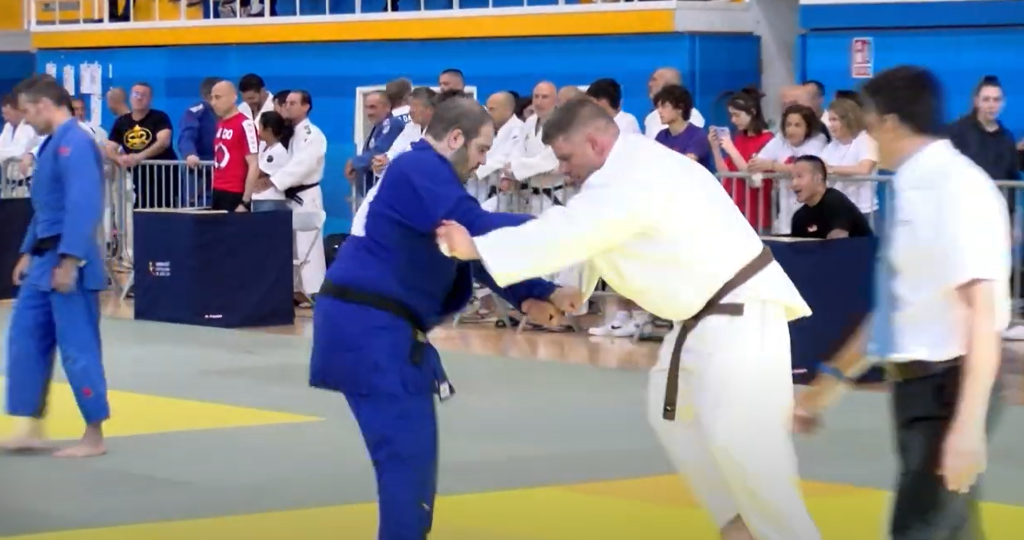 Miquel Luque, judo, bronze a la Copa d'Espanya a Palamós 2024 TV Costa Brava Podeu veure a Luque en un moment de la competició als minuts 3.26 - 3.31 #PasionConTinta #Comunicació #Marketing