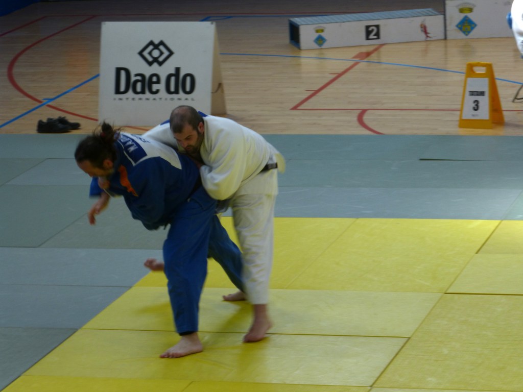 Miquel Luque bronze en la Copa d'Espanya en la categoria veterans + de 100 kilos al tatami #Judo #MiquelLuque #CopaEspañaVeteranos #RubiEsport #PasionConTinta #Comunicació #Marketing
