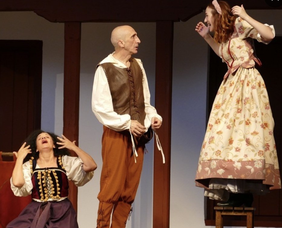 Una obra atemporal en Almagro. Las apariencias, la moral, "los vende humos"...Los cómicos de la legua y el retablo de las maravillas.
#PasionConTinta #Comunicacio #Marketing #Literatura
