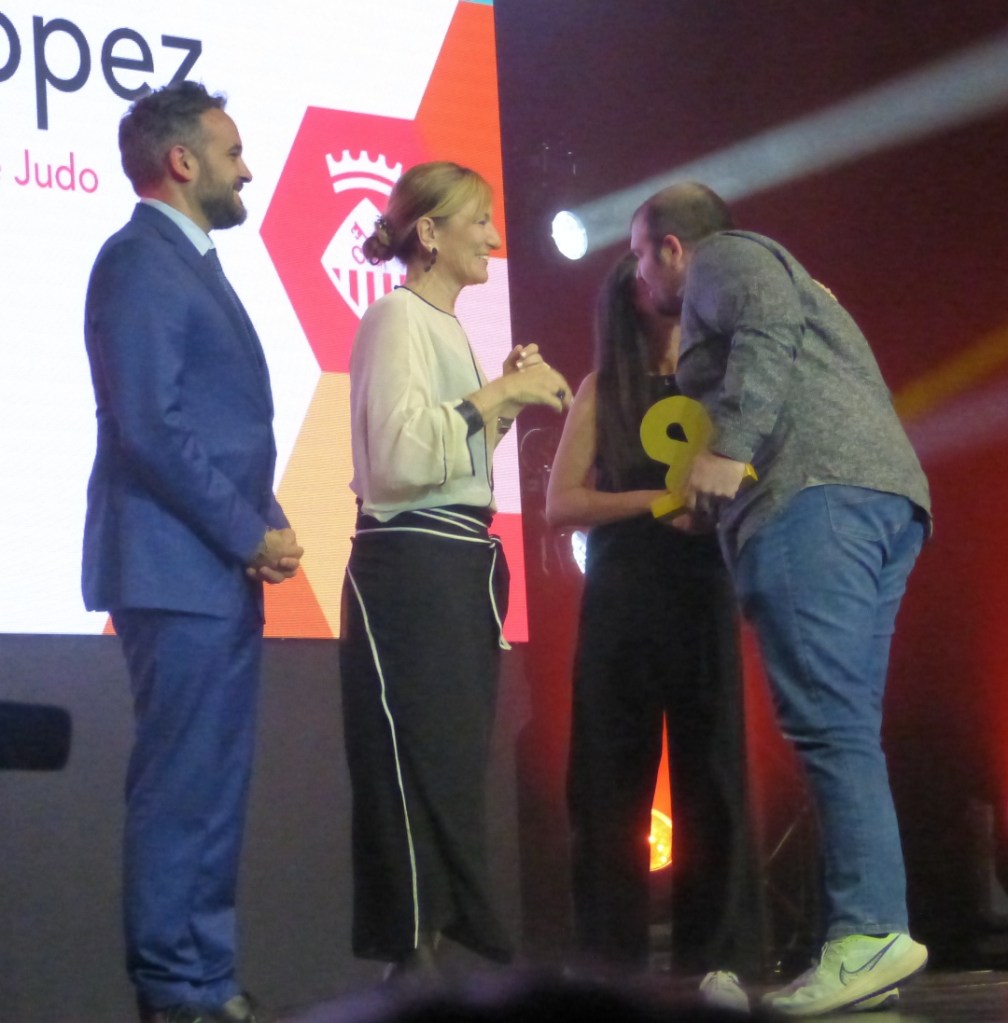 
Judo: Miquel Luque Rubeo d'Or. Gala dels premis Rubeo d'Or 2025
#Actualitat #Comunicacio Gala Premis Rubi d'Or Nit de l'Esport #RubiEsport #RubiCity   Miquel Luque #Judo #RadioRubi 2025 #PasionConTinta
