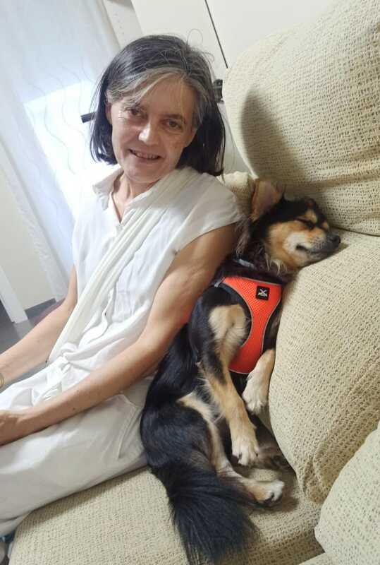 Adela Luque con Lucky #PersonesHumanes 2025 #PasionConTinta